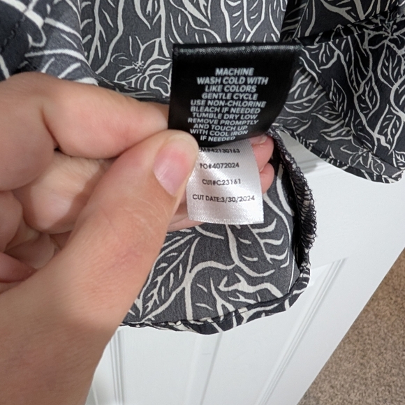 Torrid Island Silk Dolman Cross Back Crop Top in Size 1 (14/16) - Picture 12 of 12